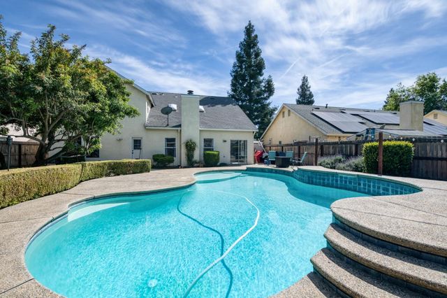 2384 E Quincy Avenue, Fresno, CA 93720