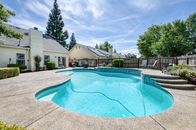 2384 E Quincy Avenue, Fresno, CA 93720