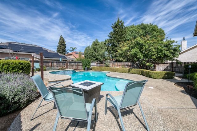 2384 E Quincy Avenue, Fresno, CA 93720