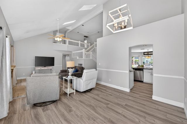 2384 E Quincy Avenue, Fresno, CA 93720