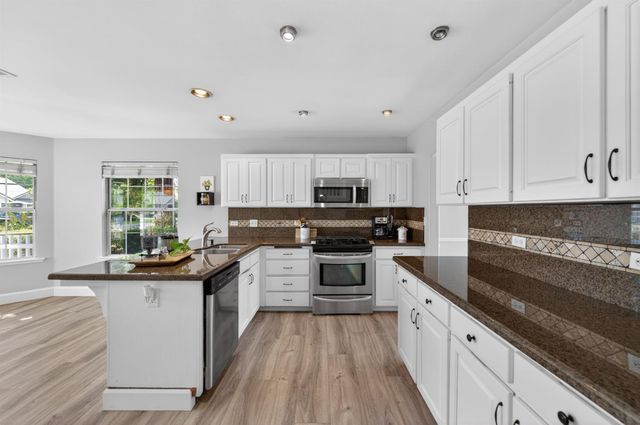 2384 E Quincy Avenue, Fresno, CA 93720