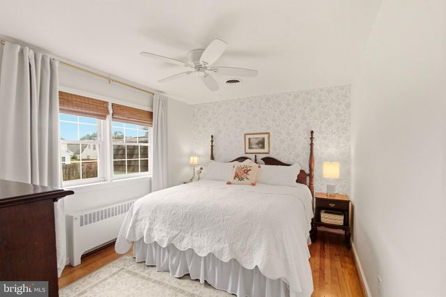 2409 TAPLEY LN, Wilmington, DE 19808