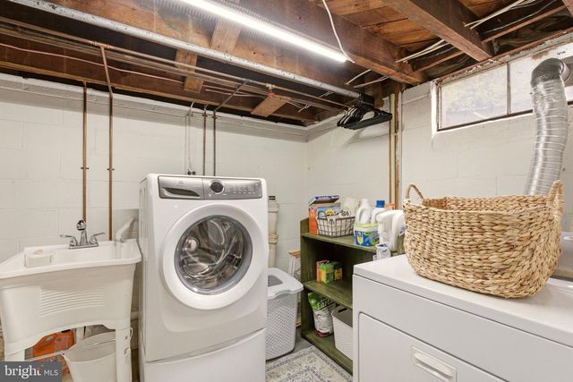 2409 TAPLEY LN, Wilmington, DE 19808