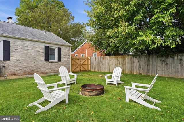 2409 TAPLEY LN, Wilmington, DE 19808