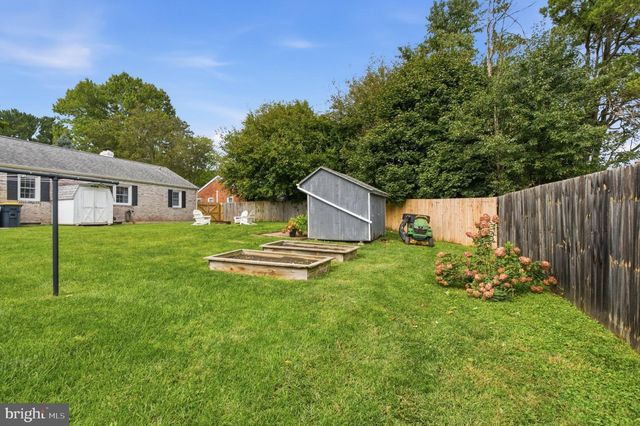 2409 TAPLEY LN, Wilmington, DE 19808