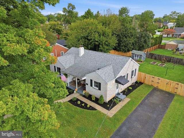 2409 TAPLEY LN, Wilmington, DE 19808