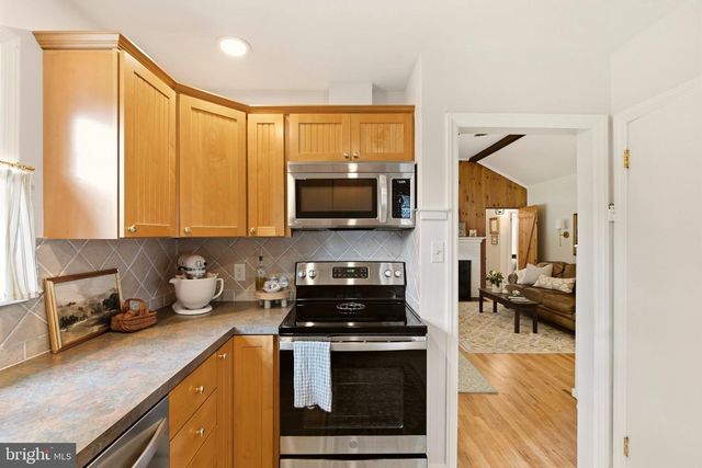 2409 TAPLEY LN, Wilmington, DE 19808