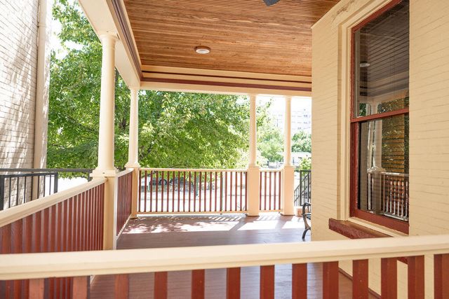 275 S Limestone Street 110, Lexington, KY 40508