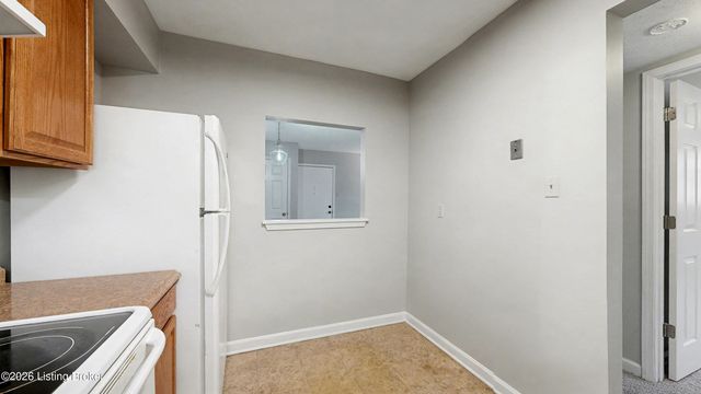 8126 Lake Terrace G4, Louisville, KY 40222