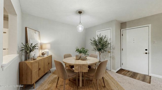 8126 Lake Terrace G4, Louisville, KY 40222