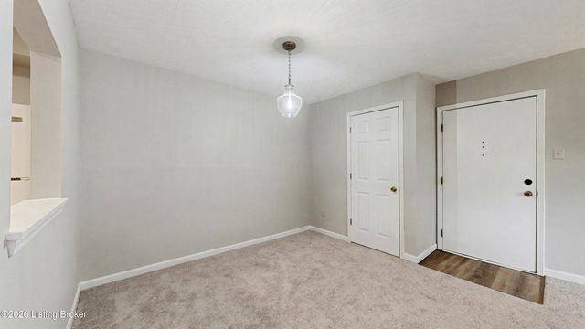 8126 Lake Terrace G4, Louisville, KY 40222