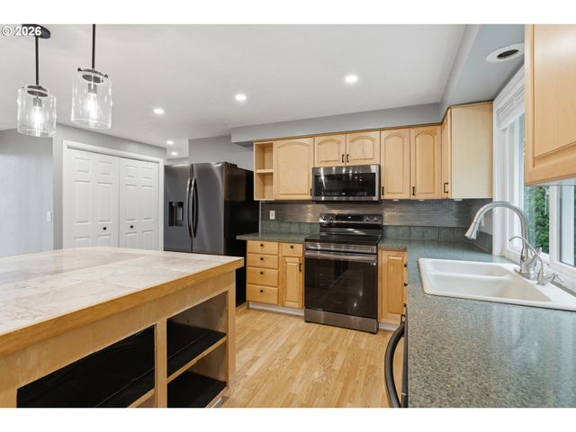 3670 Se 21ST Dr, Gresham, OR 97080