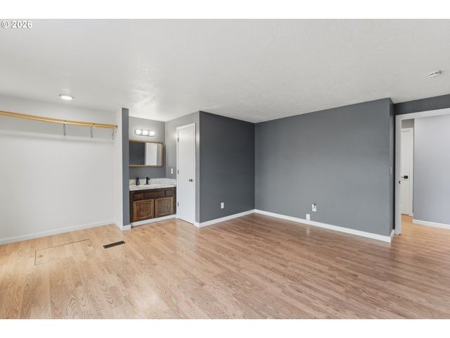 3670 Se 21ST Dr, Gresham, OR 97080