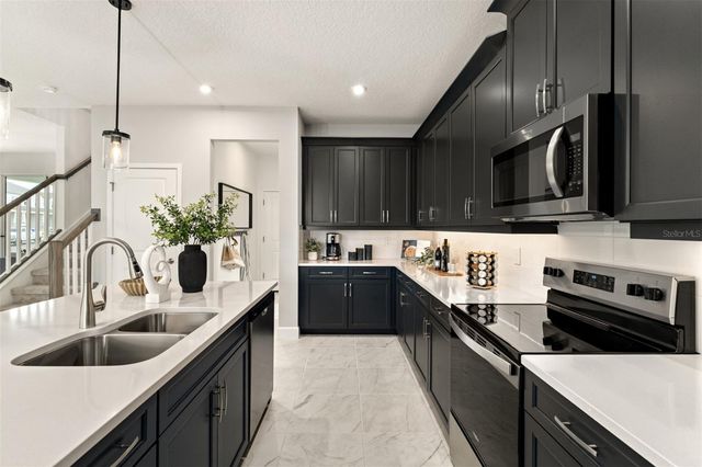 416 BANANA PEPPER WAY, Groveland, FL 34736