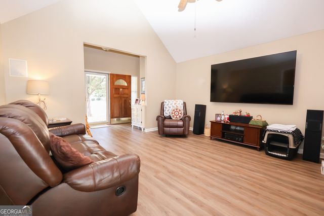 215 Stonefield Circle, Macon, GA 31216