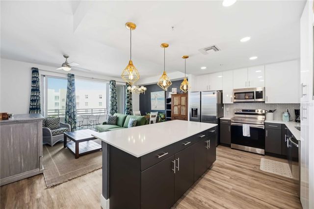 1703 N TAMIAMI TRAIL 406, Sarasota, FL 34234