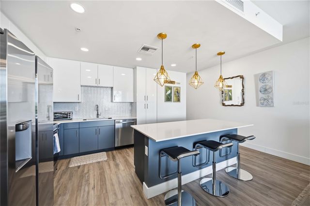 1703 N TAMIAMI TRAIL 406, Sarasota, FL 34234