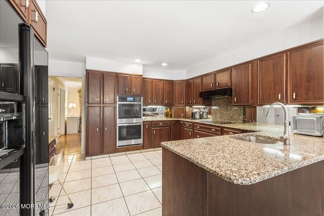 7 Morse Way N, Holmdel, NJ 07733