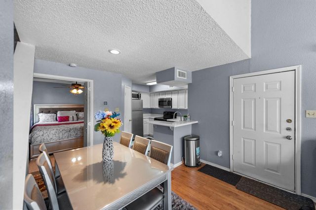 9815 Walnut Street 204, Dallas, TX 75243