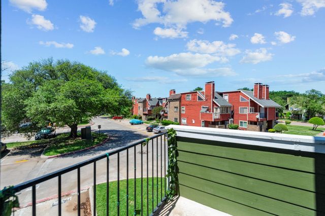 9815 Walnut Street 204, Dallas, TX 75243