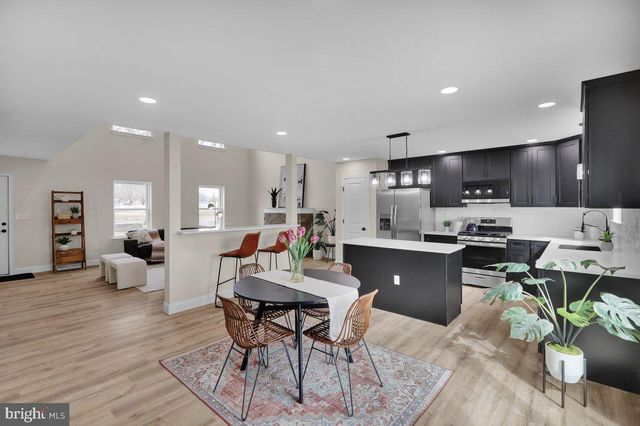 258 W FAIRVIEW AVE, Marietta, PA 17547