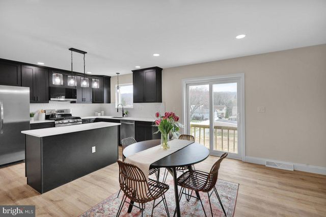 258 W FAIRVIEW AVE, Marietta, PA 17547