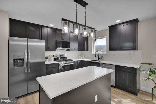 258 W FAIRVIEW AVE, Marietta, PA 17547