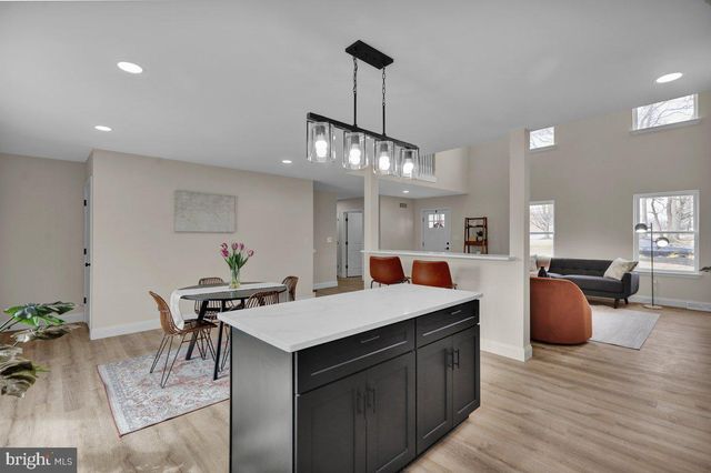 258 W FAIRVIEW AVE, Marietta, PA 17547