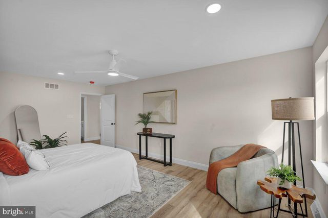 258 W FAIRVIEW AVE, Marietta, PA 17547