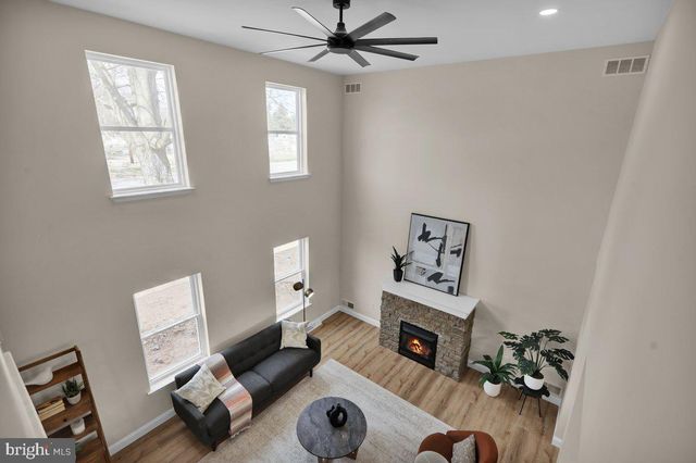 258 W FAIRVIEW AVE, Marietta, PA 17547