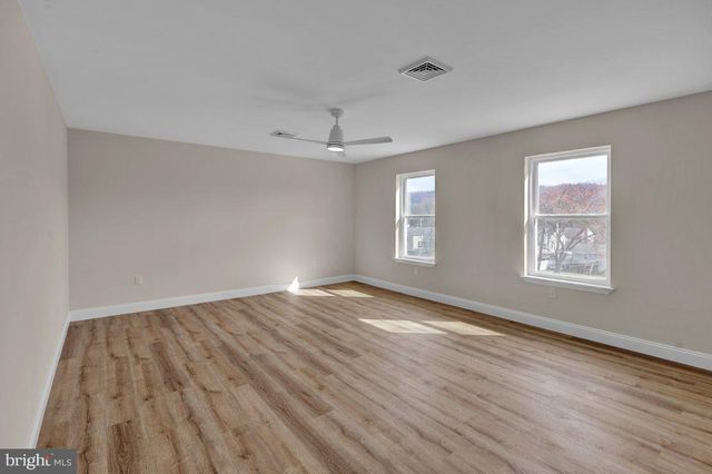 258 W FAIRVIEW AVE, Marietta, PA 17547