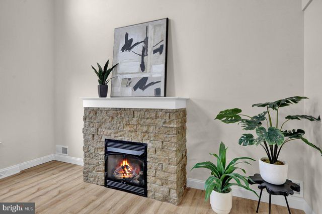 258 W FAIRVIEW AVE, Marietta, PA 17547