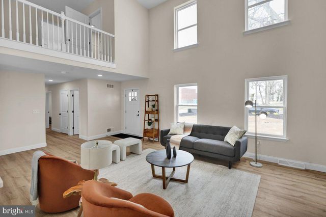 258 W FAIRVIEW AVE, Marietta, PA 17547