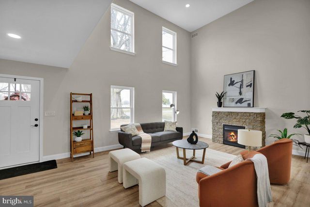 258 W FAIRVIEW AVE, Marietta, PA 17547