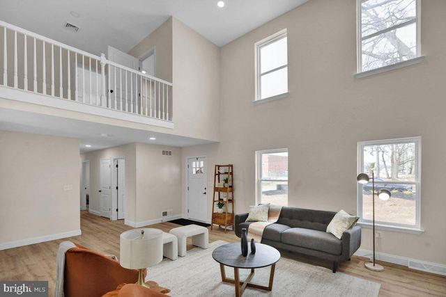 258 W FAIRVIEW AVE, Marietta, PA 17547