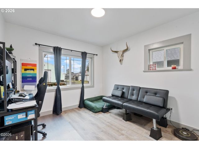 409 DEL MONTE Ave, Tillamook, OR 97141