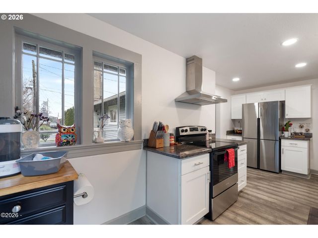 409 DEL MONTE Ave, Tillamook, OR 97141