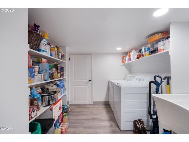 409 DEL MONTE Ave, Tillamook, OR 97141