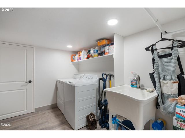 409 DEL MONTE Ave, Tillamook, OR 97141