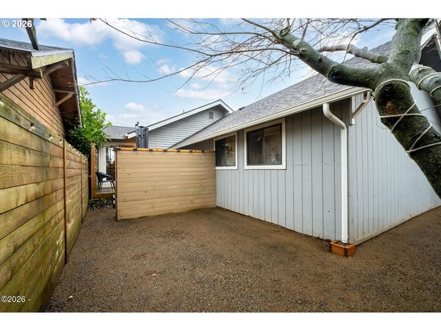 409 DEL MONTE Ave, Tillamook, OR 97141