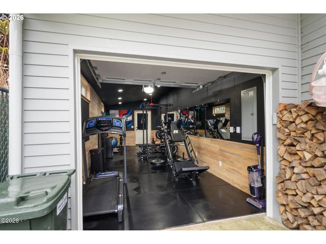 409 DEL MONTE Ave, Tillamook, OR 97141