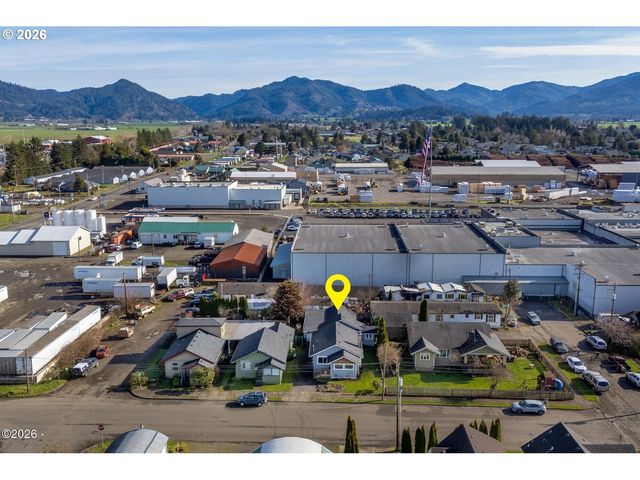 409 DEL MONTE Ave, Tillamook, OR 97141