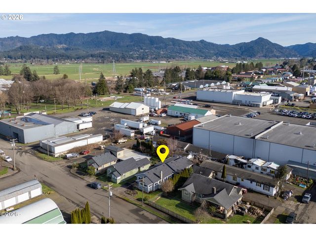 409 DEL MONTE Ave, Tillamook, OR 97141