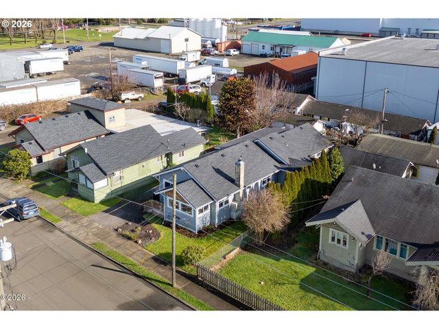 409 DEL MONTE Ave, Tillamook, OR 97141