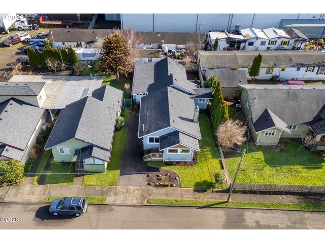 409 DEL MONTE Ave, Tillamook, OR 97141