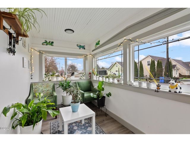 409 DEL MONTE Ave, Tillamook, OR 97141