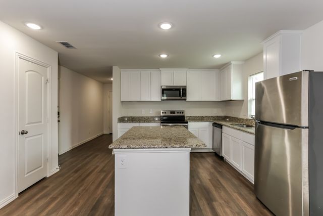 2906 Emma Lane, Mabank, TX 75147