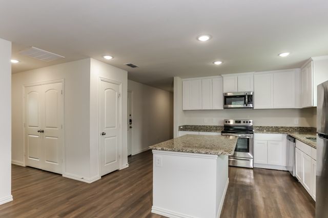 2906 Emma Lane, Mabank, TX 75147