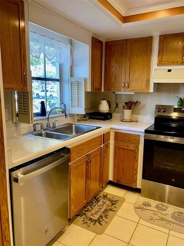 1662 S LAKE AVENUE 6, Clearwater, FL 33756