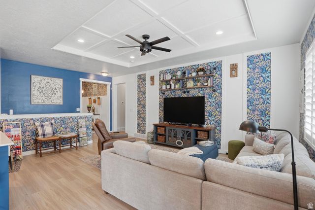 726 S SCHOOL HOUSE RD, Saratoga Springs, UT 84045
